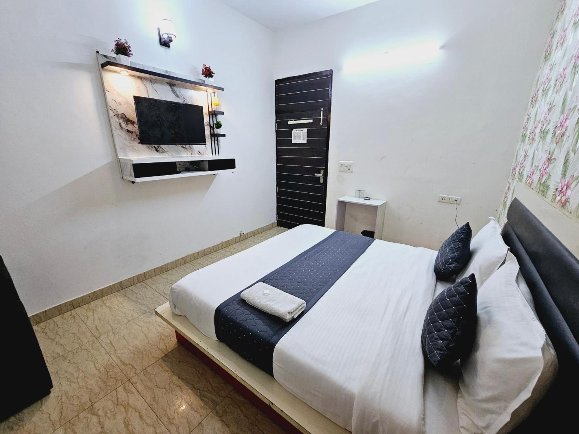 Hotel Tulip Near Delhi Airport Nowe Delhi Zewnętrze zdjęcie